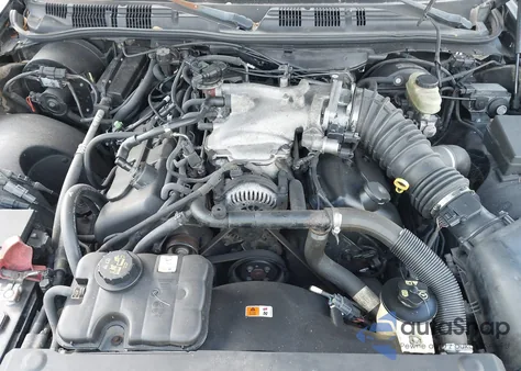 2003 Mercury Marauder из США, поврежденный, VIN 2MEHM75V63X621185